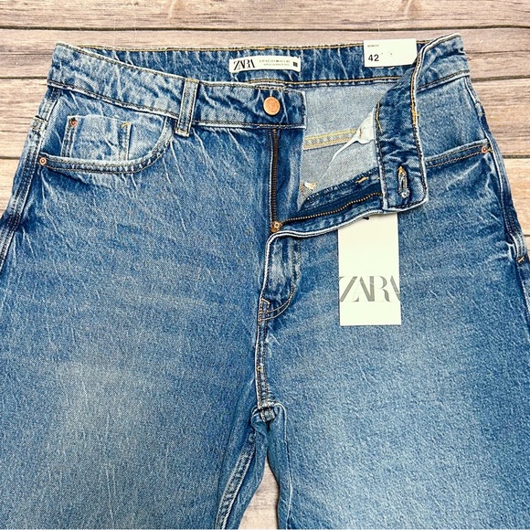 Zara Medium Wash High Rise Ankle Length Slim Leg Mom Jeans Minor Fraying NWT 10 - Picture 3 of 9